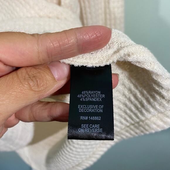 Torrid Women's Cream Waffle Knit Radiant Sequins Cowl Neck Sweater Size 5 - Picture 6 of 8